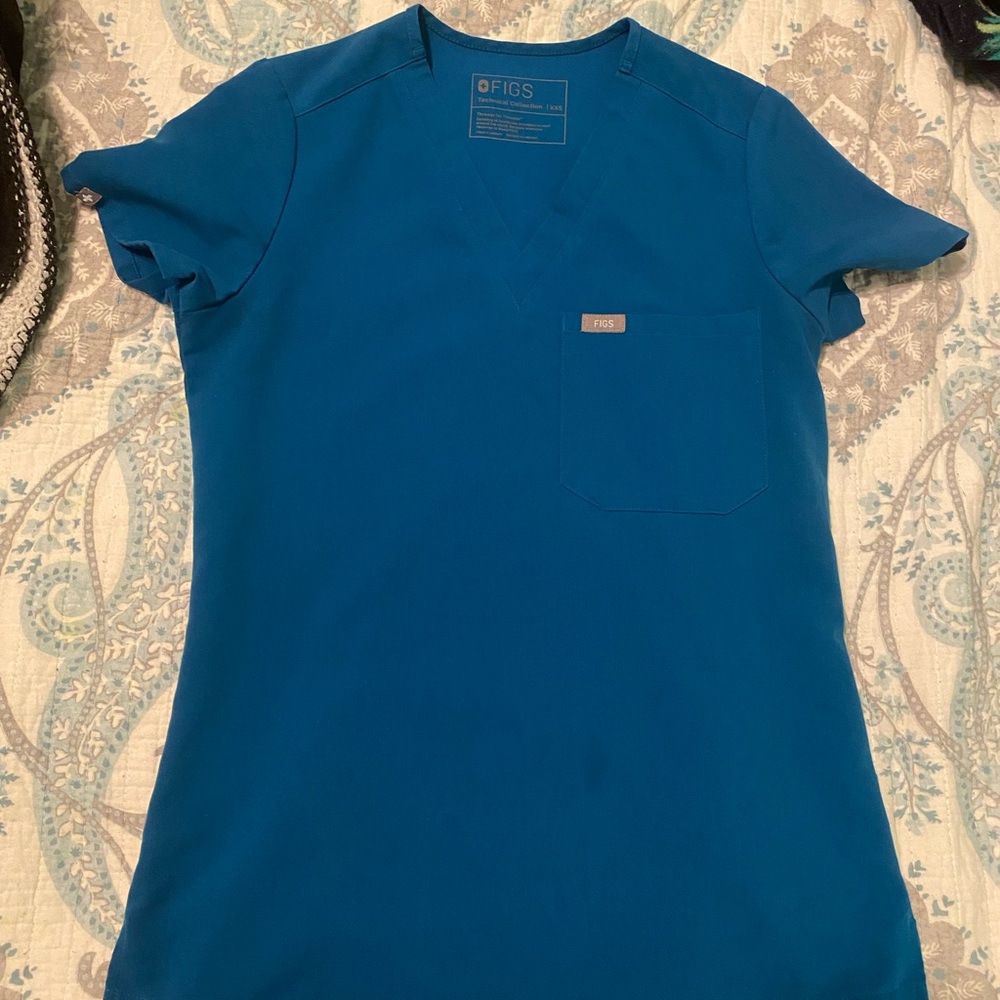 figs scrub top